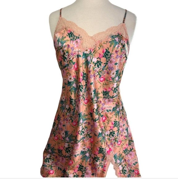 Victoria's secret Floral Lace Trim Chemise - Picture 1 of 5